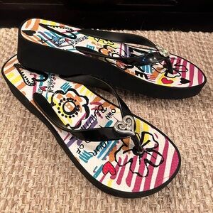 Brighton Moda Black & Multi Wedge Flip Flops Women's Size 9 Colorful Graffiti